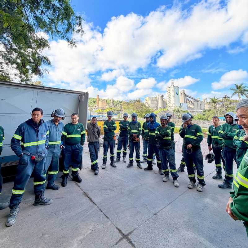 Encontro com a equipe para diálogo, orientações e reconhecimento do trabalho.
