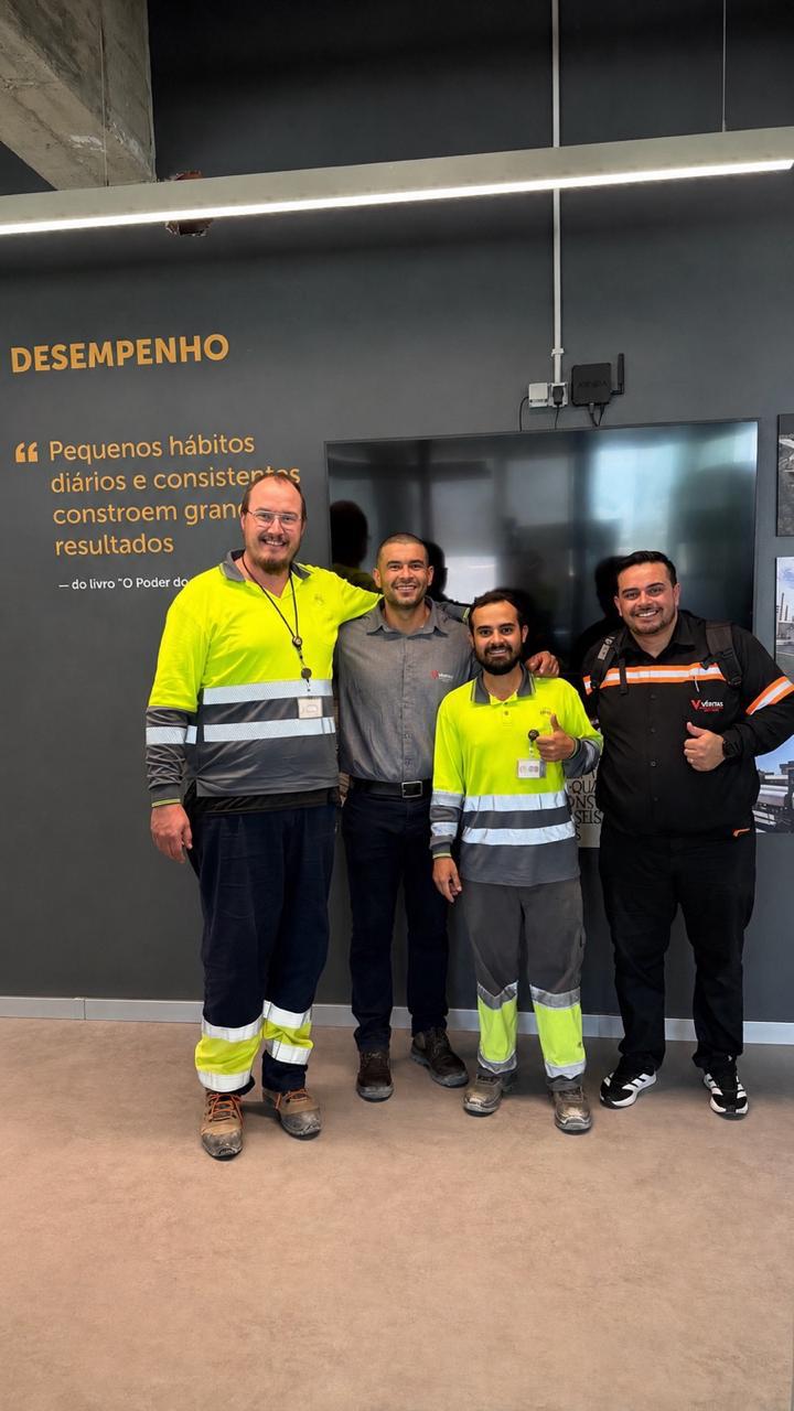 Registro de encontro com profissionais e presença da Véritas.